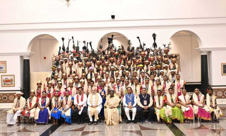 राष्ट्रपति भवन के विशेष अतिथि बने बस्तर के मांझी-चालकी : बस्तर पंडुम-2026 के विजेताओं और जनजातीय प्रतिनिधियों का हुआ विशेष सम्मान राष्ट्रपति भवन के विशेष अतिथि बने बस्तर के मांझी-चालकी : बस्तर पंडुम-2026 के विजेताओं और जनजातीय प्रतिनिधियों का हुआ विशेष सम्मान