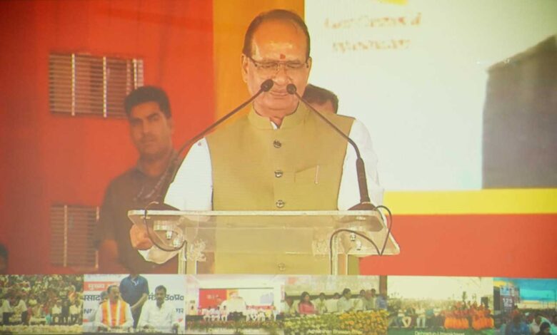 मुख्यमंत्री श्री विष्णुदेव साय के नेतृत्व में ग्रामीण विकास को नई गति मुख्यमंत्री श्री विष्णुदेव साय के नेतृत्व में ग्रामीण विकास को नई गति