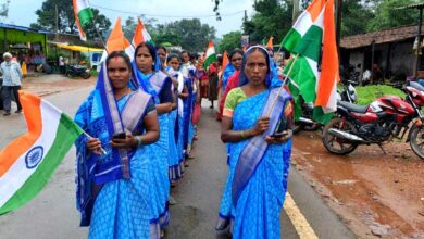 हर घर तिरंगा अभियान की धूम, बिहान समूह की महिलाओं ने फहराया तिरंगा