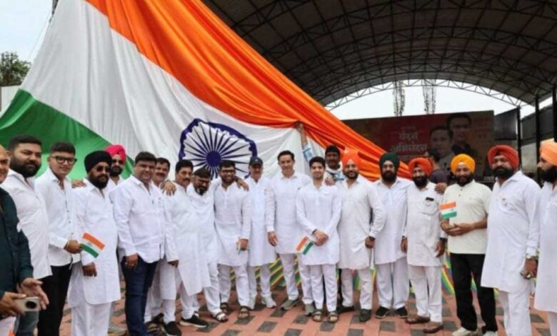 तिरंगे के सम्मान से लेकर शिक्षा के संकल्प तक, कोहका में इंद्रजीत सिंह ने दिया समाजसेवा का संदेश