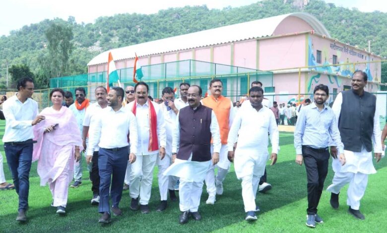 उप मुख्यमंत्री अरुण साव ने बहुउद्देशीय मिनी स्टेडियम और इनडोर हॉल का किया लोकार्पण उप मुख्यमंत्री अरुण साव ने बहुउद्देशीय मिनी स्टेडियम और इनडोर हॉल का किया लोकार्पण