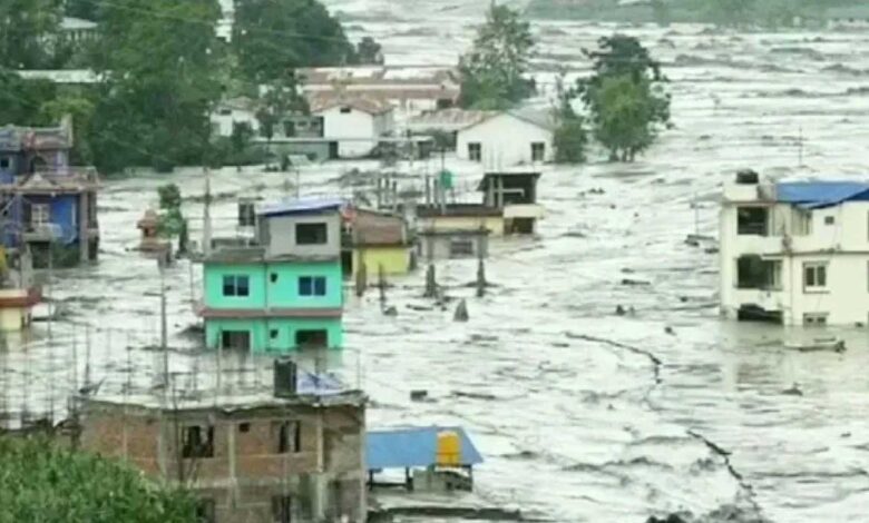 नेपाल की तबाही: 17 बैंक शाखाएं ध्वस्त, 35 बैंककर्मियों का सुराग नहीं नेपाल की तबाही: 17 बैंक शाखाएं ध्वस्त, 35 बैंककर्मियों का सुराग नहीं