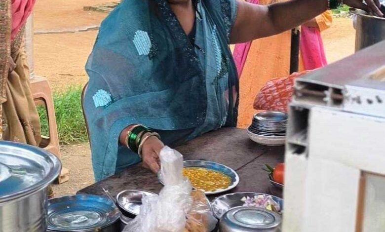 दुलारी देवांगन को मिला ‘विष्णु भैया‘ का दुलार, स्व रोजगार से बनाई अपनी पहचान