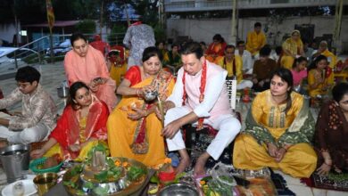 शिवभक्ति के रंग में रंगा रायपुर: विधायक डॉ. संपत अग्रवाल ने सपरिवार किया भव्य रुद्राभिषेक, प्रदेश की सुख-समृद्धि की माँगी मन्नत शिवभक्ति के रंग में रंगा रायपुर: विधायक डॉ. संपत अग्रवाल ने सपरिवार किया भव्य रुद्राभिषेक, प्रदेश की सुख-समृद्धि की माँगी मन्नत