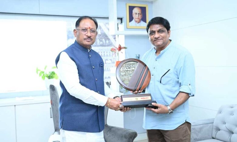 मुख्यमंत्री श्री साय ने की जनसंपर्क विभाग के ‘मुस्कुराता बस्तर’ पहल की सराहना मुख्यमंत्री श्री साय ने की जनसंपर्क विभाग के ‘मुस्कुराता बस्तर’ पहल की सराहना