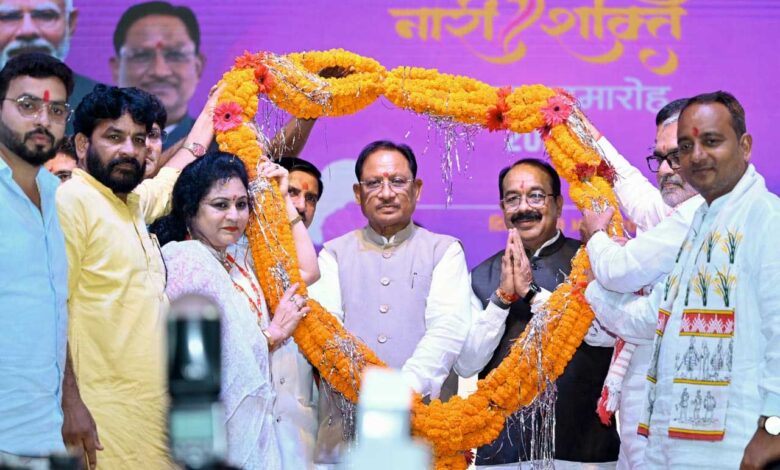 नारी के सम्मान, सुरक्षा और स्वावलंबन से ही बनेगा समृद्ध छत्तीसगढ़ : मुख्यमंत्री विष्णु देव साय नारी के सम्मान, सुरक्षा और स्वावलंबन से ही बनेगा समृद्ध छत्तीसगढ़ : मुख्यमंत्री विष्णु देव साय