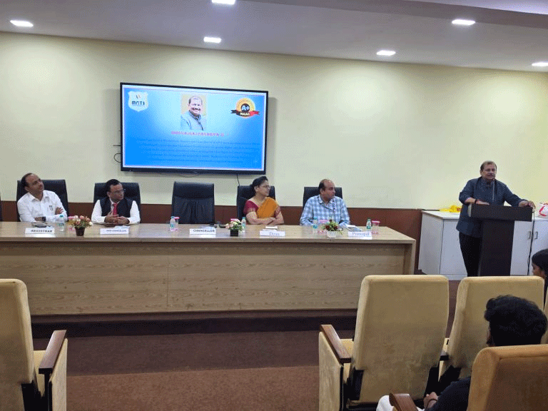 मैट्स विश्वविद्यालय के स्कूल ऑफ एजुकेशन में आईटीईपी विद्यार्थियों हेतु ‘दीक्षारंभ–2026’ का शुभारंभ