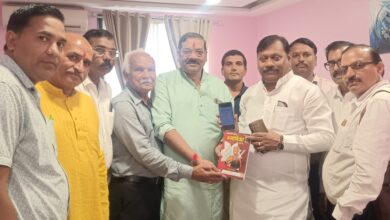 लोधी समाज के राष्ट्रीय अध्यक्ष विपिन वर्मा ने स्व. उत्तम वर्मा के परिवार से की मुलाकात