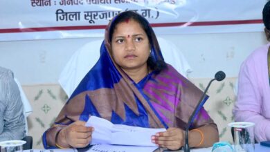 मंत्री लक्ष्मी राजवाड़े ने सूरजपुर और भैयाथान में विकासखंड स्तरीय समीक्षा बैठकों में योजनाओं की प्रगति की समीक्षा की