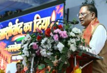 सवा लाख ‘आशीर्वाद के दीपों’ से जगमगाया खारुन तट, प्रधानमंत्री श्री नरेंद्र मोदी के स्वस्थ और दीर्घायु जीवन के लिए हुई महाआरती सवा लाख ‘आशीर्वाद के दीपों’ से जगमगाया खारुन तट, प्रधानमंत्री श्री नरेंद्र मोदी के स्वस्थ और दीर्घायु जीवन के लिए हुई महाआरती