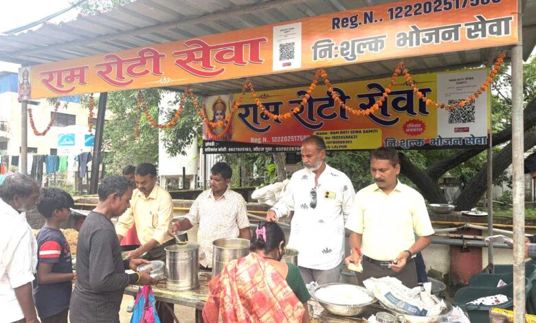 श्री राम रोटी सेवा समिति की ओर से मेकाहरा में रोज निशुल्क भोजन वितरित श्री राम रोटी सेवा समिति की ओर से मेकाहरा में रोज निशुल्क भोजन वितरित