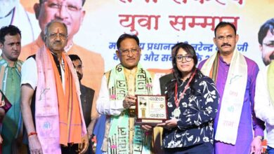 सेवा संकल्प युवा सम्मान में सम्मानित हुईं फूड इन्फ्लुएंसर तनू श्री दास