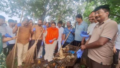 सेवा संकल्प अभियान के तहत बंधवा तालाब में स्वच्छता अभियान एवं वृक्षारोपण