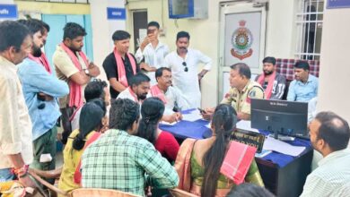 शहीद वीर नारायण सिंह जी के स्मारक को फ्लेक्स से ढांकना छत्तीसगढ़िया समाज की आस्था का अपमान — जोहार छत्तीसगढ़ पार्टी ने FIR की मांग की