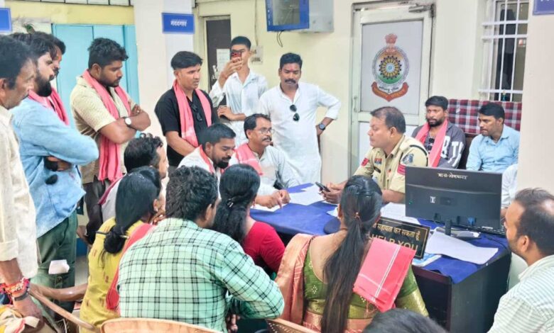 शहीद वीर नारायण सिंह जी के स्मारक को फ्लेक्स से ढांकना छत्तीसगढ़िया समाज की आस्था का अपमान — जोहार छत्तीसगढ़ पार्टी ने FIR की मांग की शहीद वीर नारायण सिंह जी के स्मारक को फ्लेक्स से ढांकना छत्तीसगढ़िया समाज की आस्था का अपमान — जोहार छत्तीसगढ़ पार्टी ने FIR की मांग की
