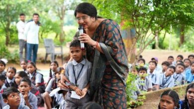 कवर्धा के बैगा अंचल में डॉ. वर्णिका शर्मा ने लगाई बाल चौपाल 2.0, बच्चों से सीधे संवाद कर जानी समस्याएं
