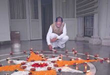 प्रधानमंत्री श्री नरेंद्र मोदी के जन्मदिवस पर मुख्यमंत्री श्री विष्णु देव साय ने अपने निवास पर जलाया ‘आशीर्वाद का दीया’ प्रधानमंत्री श्री नरेंद्र मोदी के जन्मदिवस पर मुख्यमंत्री श्री विष्णु देव साय ने अपने निवास पर जलाया ‘आशीर्वाद का दीया’