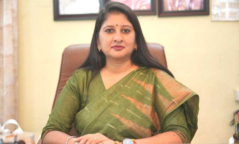 औपचारिक नाम से अपनत्व तक, स्थानीय नामों के लिए आयोग की पहल औपचारिक नाम से अपनत्व तक, स्थानीय नामों के लिए आयोग की पहल