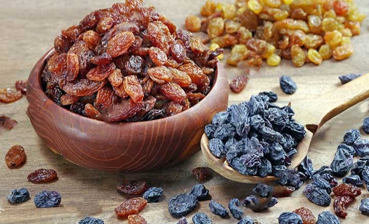 सुबह की शुरुआत किशमिश से, पाचन से ब्लड शुगर तक जानें इसका असर