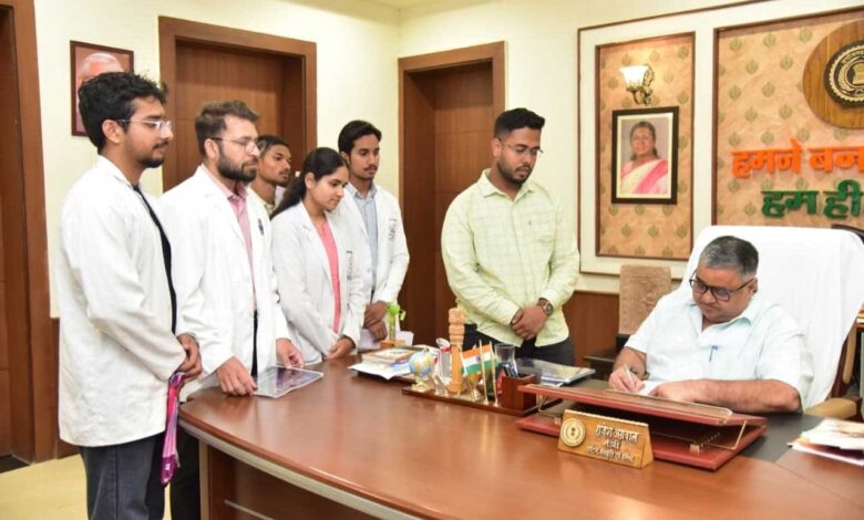 जनसेवा ही सुशासन सरकार की सर्वाेच्च प्राथमिकताः मंत्री राजेश अग्रवाल जनसेवा ही सुशासन सरकार की सर्वाेच्च प्राथमिकताः मंत्री राजेश अग्रवाल