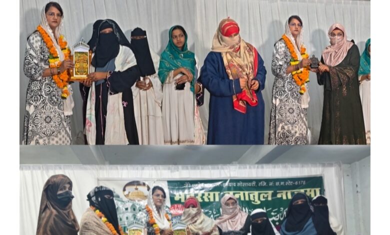 रायपुर में पहला उर्स मुजाहिद-ए-छत्तीसगढ़ अकीदत व एहतराम के साथ संपन्न रायपुर में पहला उर्स मुजाहिद-ए-छत्तीसगढ़ अकीदत व एहतराम के साथ संपन्न