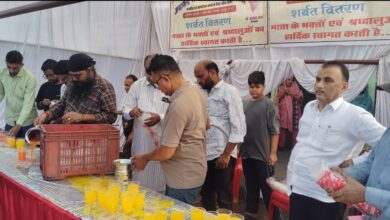 विजयदशमी के अवसर पर संस्था अवाम ए हिन्द ने भव्य पैमाने में श्री दुर्गा जोत एवं सांग विसर्जन के दौरान माता के भक्तों और हज़ारों श्रद्धालुओं का स्वागत कर पिलाया शर्बत विजयदशमी के अवसर पर संस्था अवाम ए हिन्द ने भव्य पैमाने में श्री दुर्गा जोत एवं सांग विसर्जन के दौरान माता के भक्तों और हज़ारों श्रद्धालुओं का स्वागत कर पिलाया शर्बत