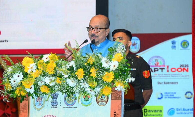दवाएं सस्ती हों, ग्रामीणों तक पहुंचे इलाज, नकली दवाओं पर लगे रोक -राज्यपाल श्री डेका दवाएं सस्ती हों, ग्रामीणों तक पहुंचे इलाज, नकली दवाओं पर लगे रोक -राज्यपाल श्री डेका