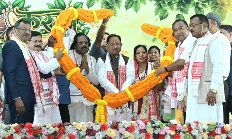 करमा तिहार हमारी समृद्ध संस्कृति, परंपरा और प्रकृति संरक्षण का प्रतीक : मुख्यमंत्री श्री विष्णु देव साय करमा तिहार हमारी समृद्ध संस्कृति, परंपरा और प्रकृति संरक्षण का प्रतीक : मुख्यमंत्री श्री विष्णु देव साय