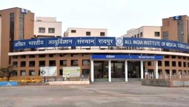 रायपुर AIIMS परिसर में पार्किंग कर्मचारियों का उत्पाद: मरीज युवक से मारपीट, माँ के सामने की अभद्रता…