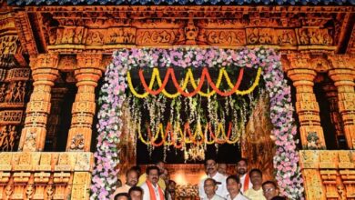 नवरात्रि पर उप मुख्यमंत्री श्री विजय शर्मा ने पिपरिया में विभिन्न दुर्गा उत्सव समितियों के पंडालों में पहुंचकर की पूजा-अर्चना नवरात्रि पर उप मुख्यमंत्री श्री विजय शर्मा ने पिपरिया में विभिन्न दुर्गा उत्सव समितियों के पंडालों में पहुंचकर की पूजा-अर्चना