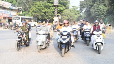 उप मुख्यमंत्री श्री अरुण साव निकले स्कूटी पर, शहर भ्रमण कर सफाई और निर्माण कार्यों का किया निरीक्षण