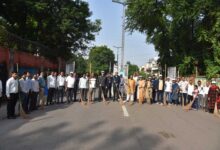 राज्यपाल श्री डेका ने गांधी जयंती पर की साफ-सफाई