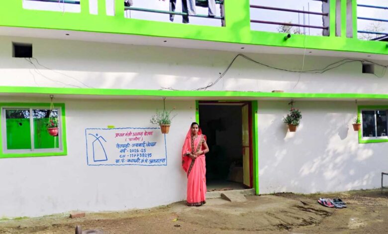 सेवा की कहानी : पक्के घर का सपना हुआ साकार, प्रधानमंत्री आवास योजना से जया बाई के जीवन में आई नई खुशियां सेवा की कहानी : पक्के घर का सपना हुआ साकार, प्रधानमंत्री आवास योजना से जया बाई के जीवन में आई नई खुशियां