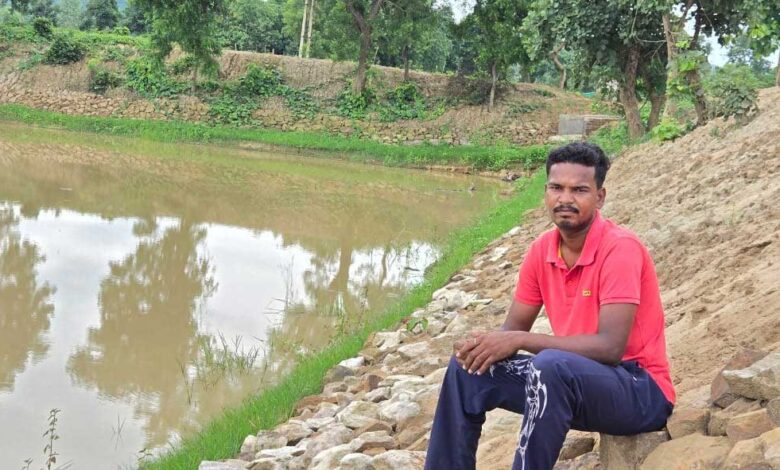 तालाब गहरा हुआ, गांव की उम्मीदें भी हुईं मजबूत तालाब गहरा हुआ, गांव की उम्मीदें भी हुईं मजबूत