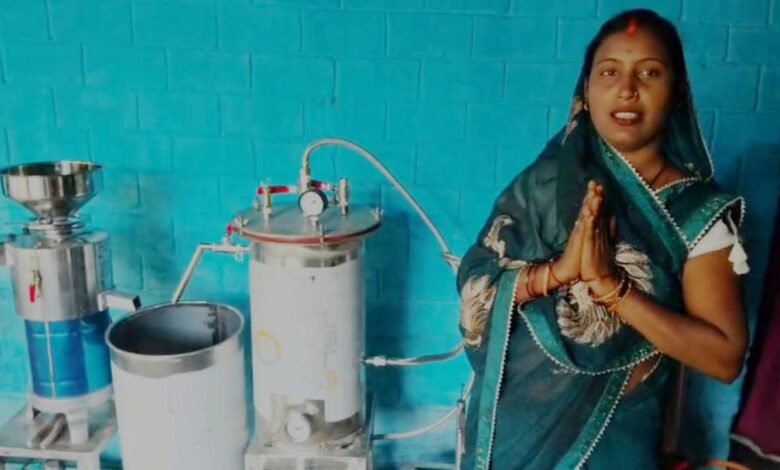सोया पनीर निर्माण से आत्मनिर्भरता की नई इबारत लिख रहीं बद्रिका पारस चन्द्रा सोया पनीर निर्माण से आत्मनिर्भरता की नई इबारत लिख रहीं बद्रिका पारस चन्द्रा