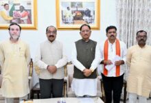 गन्ना किसानों के हित में बड़ा निर्णय: अब 425 रुपए प्रति क्विंटल की दर से होगी गन्ने की खरीदी गन्ना किसानों के हित में बड़ा निर्णय: अब 425 रुपए प्रति क्विंटल की दर से होगी गन्ने की खरीदी