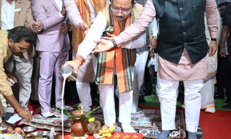 छत्तीसगढ़ मध्य भारत के बड़े मेडिकल हब के रूप में हो रहा विकसित: मुख्यमंत्री विष्णु देव साय छत्तीसगढ़ मध्य भारत के बड़े मेडिकल हब के रूप में हो रहा विकसित: मुख्यमंत्री विष्णु देव साय