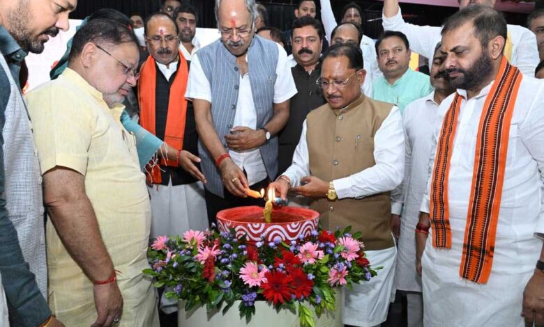 प्रधानमंत्री नरेंद्र मोदी के जनसेवा के 25 वर्ष देश के विकास और परिवर्तन की प्रेरक यात्रा : मुख्यमंत्री विष्णुदेव साय प्रधानमंत्री नरेंद्र मोदी के जनसेवा के 25 वर्ष देश के विकास और परिवर्तन की प्रेरक यात्रा : मुख्यमंत्री विष्णुदेव साय
